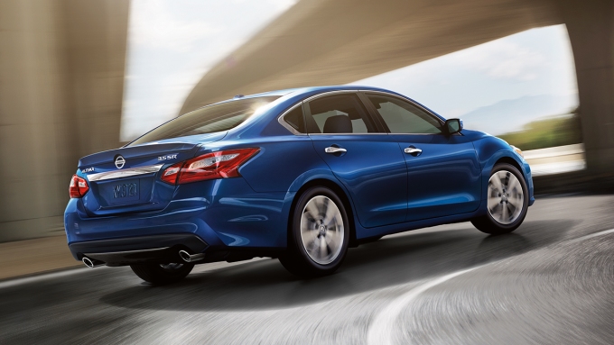 2017 Nissan Altima Exterior Rear
